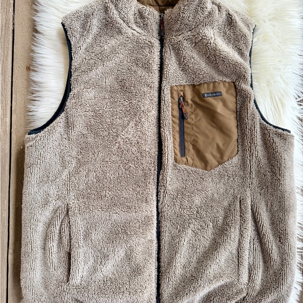 Free Country Men's Brown Reversible Nylon Puffer Vest